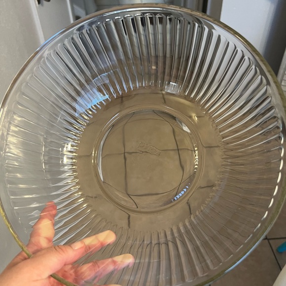 Pyrex Mixing Bowl Set - Picture 2 of 2